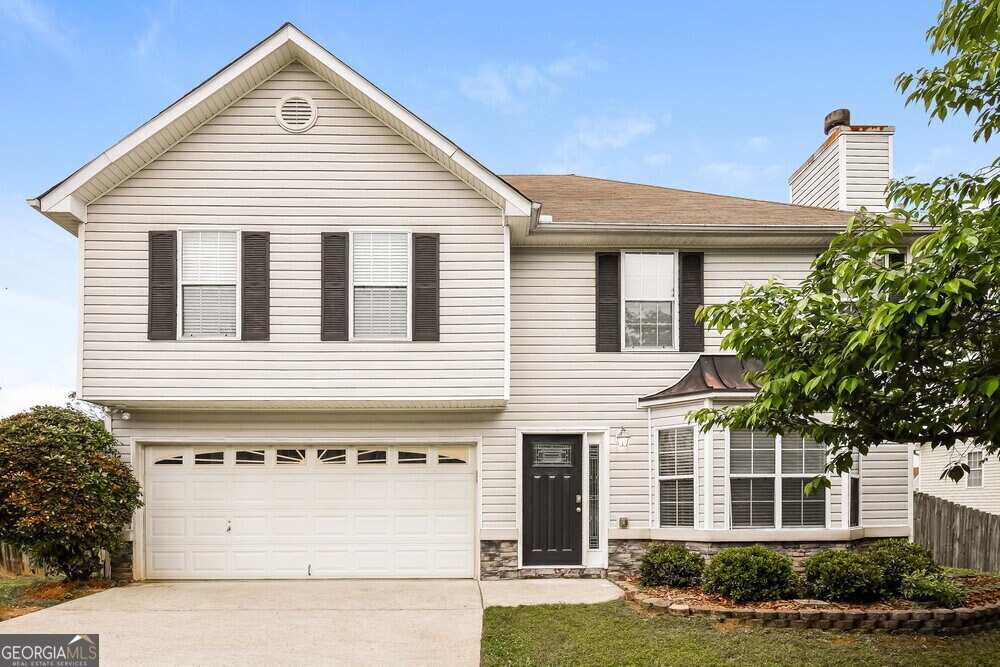 411 Hillcrest Cmns in Canton, GA - Building Photo