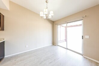 10154 W Highland Ave in Phoenix, AZ - Building Photo - Building Photo