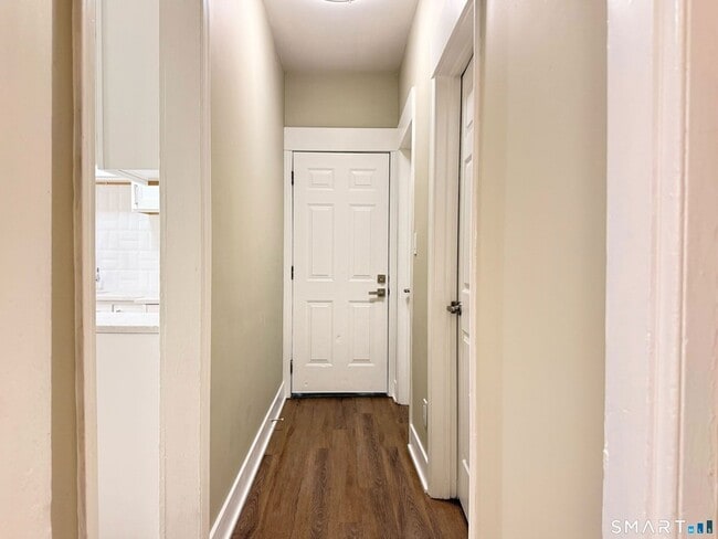 876 Elm St in New Haven, CT - Building Photo - Building Photo