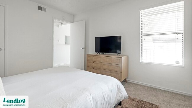 1071 Clayton Ln, Unit M0509 in Austin, TX - Building Photo - Building Photo