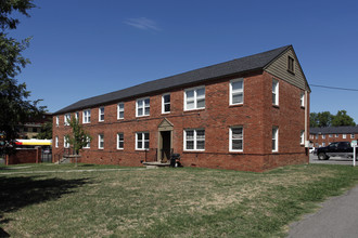 University Falls Apartments in Norman, OK - Building Photo - Building Photo