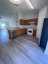 147 Cabana Way in Crestview, FL - Building Photo - Building Photo