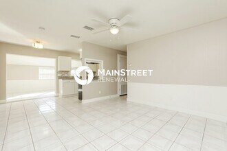 1042 Reams St in Longwood, FL - Building Photo - Building Photo