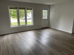 371 Somerset Crescent in Sarnia, ON - Building Photo - Building Photo