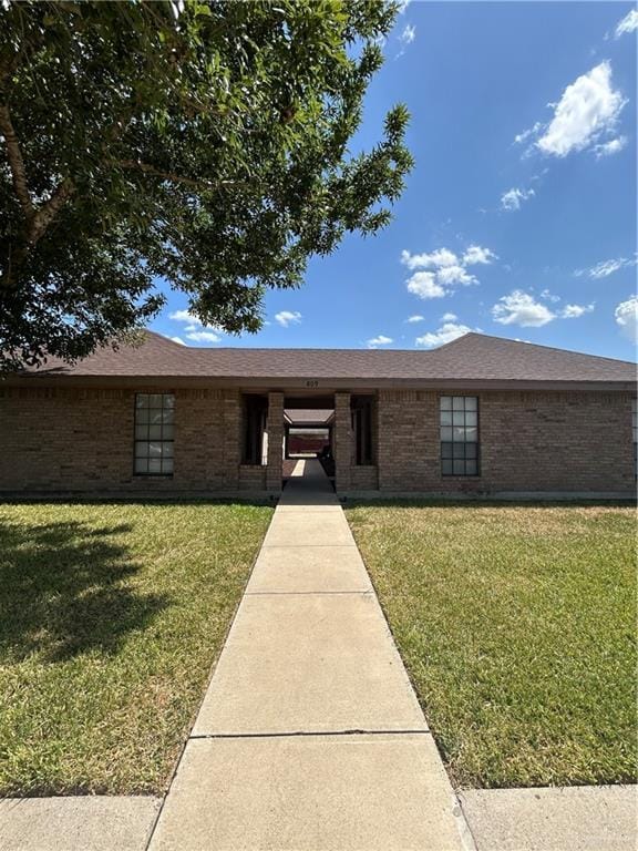property at 809 W Los Tesoros Dr