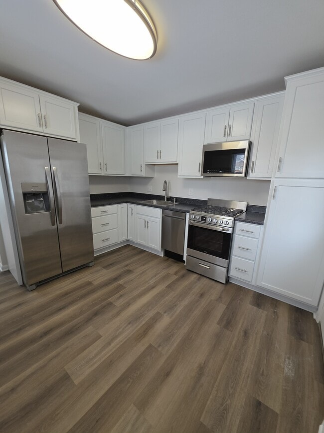 11817 W North Ave in Wauwatosa, WI - Building Photo - Building Photo