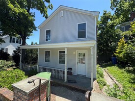 307 W Broadway in Port Jefferson, NY - Building Photo