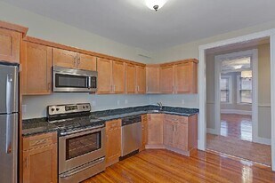 90 Gladstone St, Unit #1 in Boston, MA - Building Photo