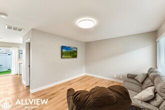 8455 El Arroyo Dr in Huntington Beach, CA - Building Photo - Building Photo