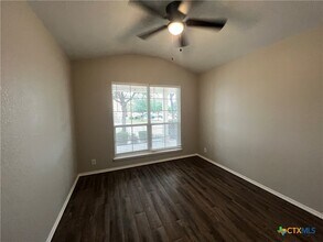 663 Tom Kemp Dr in New Braunfels, TX - Building Photo - Building Photo