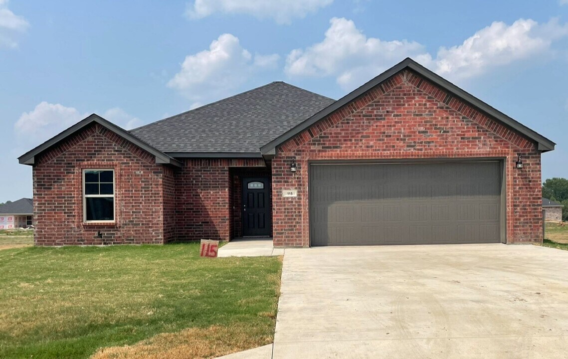 115 Santa Monica Ave in Durant, OK - Building Photo
