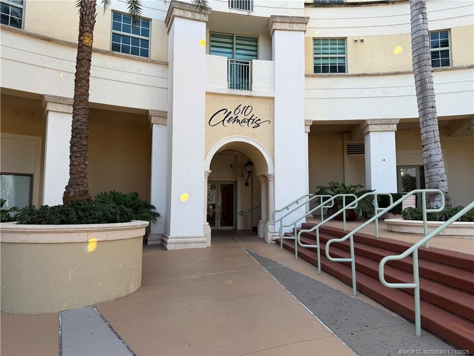 610 Clematis St in West Palm Beach, FL - Foto de edificio