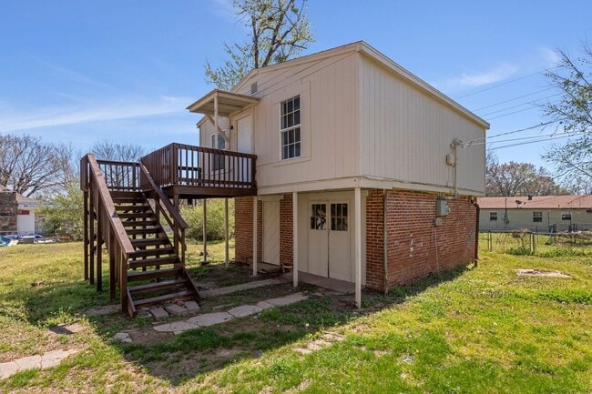 property at 5218.5 Elm St