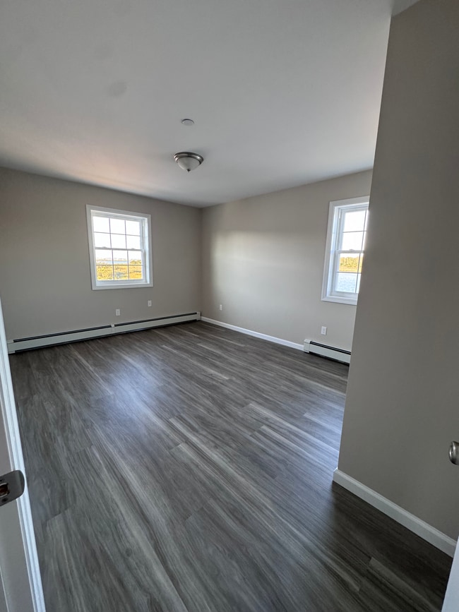 6204 Hillmeyer Rd, Unit 2 in Arverne, NY - Building Photo - Building Photo