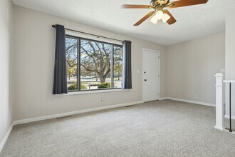 107 N Orr Dr in Normal, IL - Foto de edificio - Building Photo