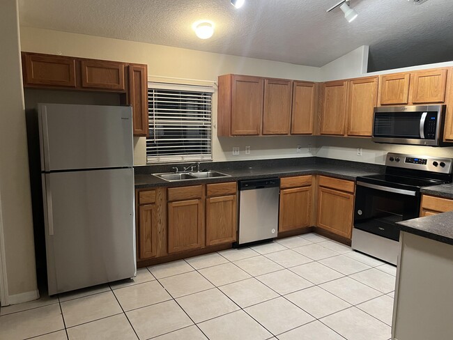 145 Southampton Dr in Kissimmee, FL - Building Photo - Building Photo