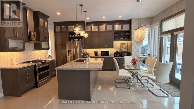 8 Kent Matthew St in Richmond Hill, ON - Building Photo - Building Photo