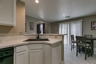 7252 Quarterhorse Ln in Las Vegas, NV - Building Photo - Building Photo