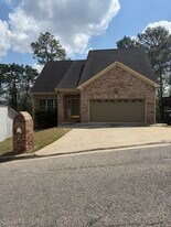 2722 Wellington Dr in Pelham, AL - Building Photo