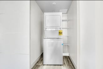 7040 Woodman Ave in Los Angeles, CA - Building Photo - Building Photo