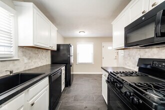 6667 E 17th St in Indianapolis, IN - Building Photo - Building Photo