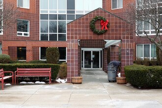 Place Lane in Woburn, MA - Foto de edificio - Building Photo