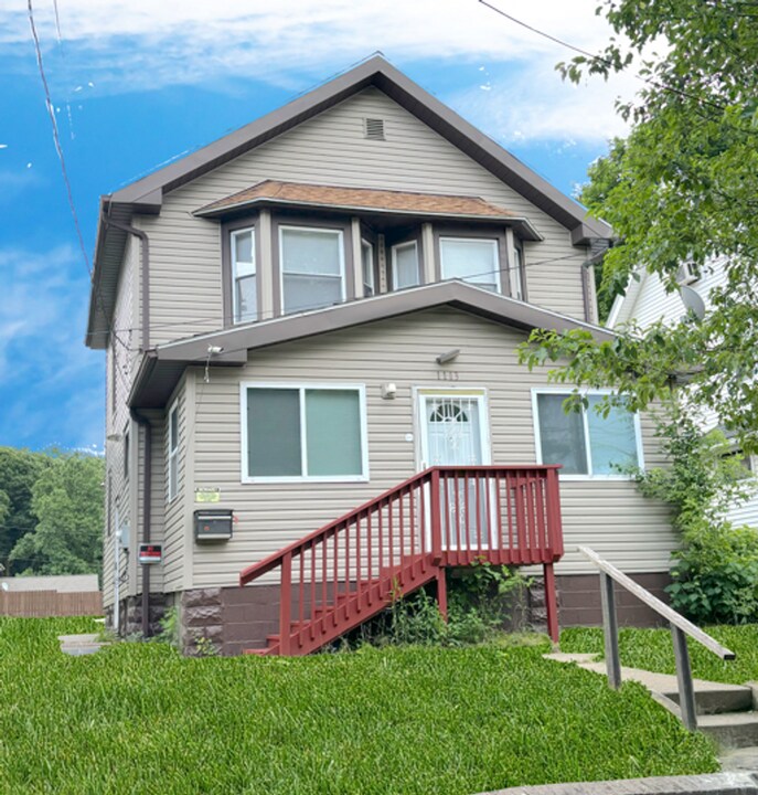 1113 Laurel Ave in Akron, OH - Building Photo