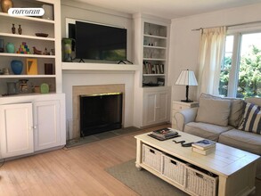 9 Sandpiper Rd in Shelter Island, NY - Building Photo - Building Photo