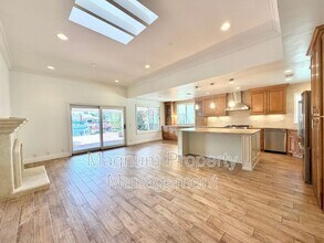 24302 Ponchartrain Ln in Lake Forest, CA - Building Photo - Building Photo