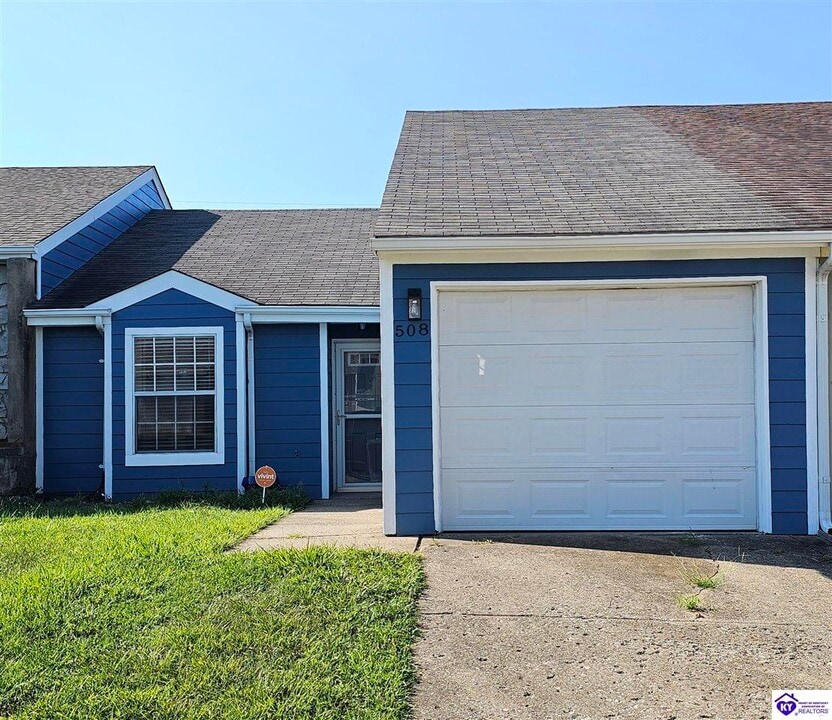 508 Independence Ct in Radcliff, KY - Building Photo