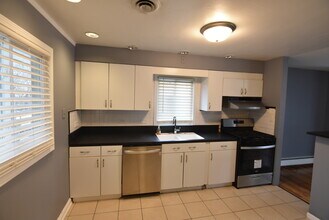 8705 45th St in Lyons, IL - Building Photo - Building Photo