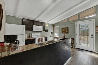 1045 Cherry St in Canyon Lake, TX - Building Photo - Building Photo
