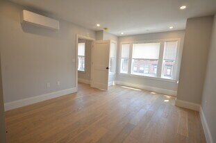 355 Market St, Unit 302 in Boston, MA - Building Photo