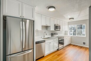 Mount Si in North Bend, WA - Building Photo