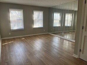 2080 Woodlawn Dr SW in Huntsville, AL - Building Photo - Building Photo