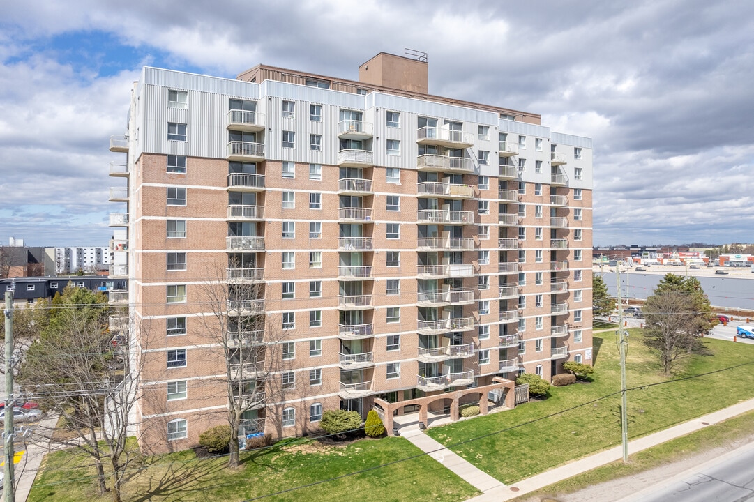 The Overlook in Kingston, ON - Foto de edificio