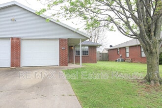 2306 W Roselawn St in Rogers, AR - Building Photo - Building Photo