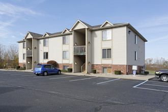 Lakeview Apartments in Lakeville, IN - Foto de edificio - Building Photo