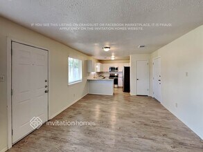 9812 Robin St in La Porte, TX - Building Photo - Building Photo