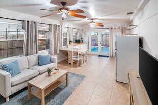 2513 SW 34th Ave, Unit Duckkey Suit in Fort Lauderdale, FL - Building Photo