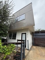 913 Ogden St in San Antonio, TX - Building Photo