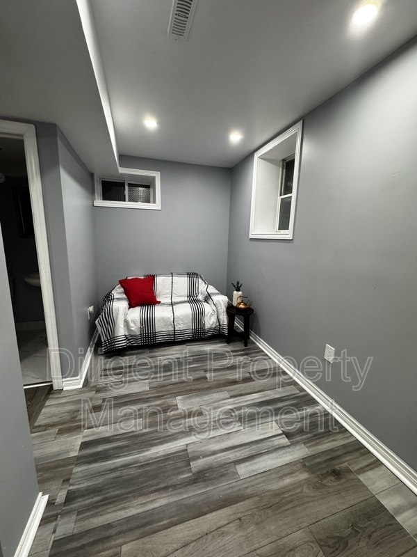 492 King George St in Peterborough, ON - Building Photo - Building Photo