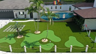 8995 82nd Avenue N in Seminole, FL - Building Photo