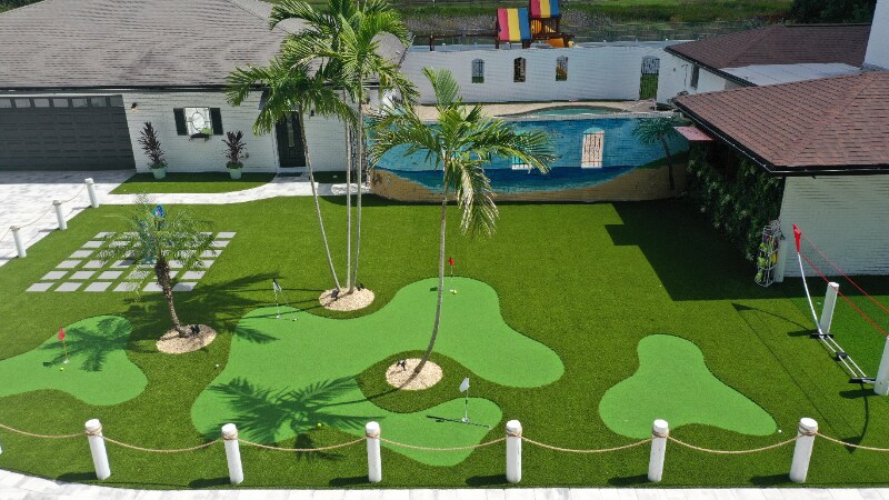 8995 82nd Avenue N in Seminole, FL - Building Photo