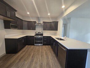 16480 Carter Ct in La Pine, OR - Foto de edificio - Building Photo