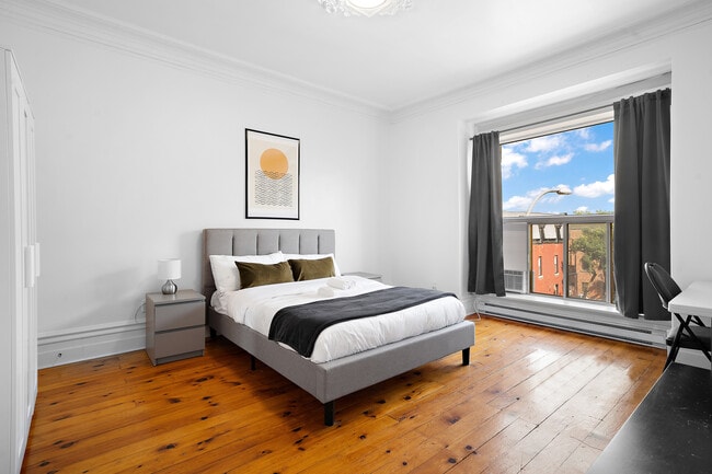 property at 3225 Saint-Antoine Rue O