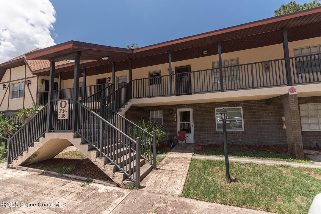 3059 Sir Hamilton Cir in Titusville, FL - Building Photo