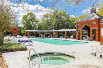 22 Crimson Ct in Columbia, SC - Foto de edificio - Building Photo