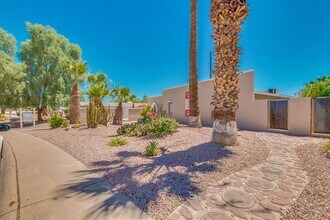 8627 E Coronado Rd in Scottsdale, AZ - Building Photo - Building Photo