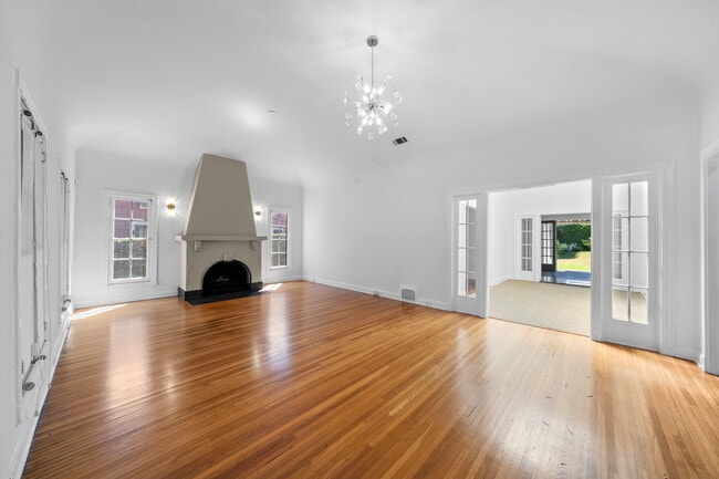 property at 107 S Lucerne Blvd